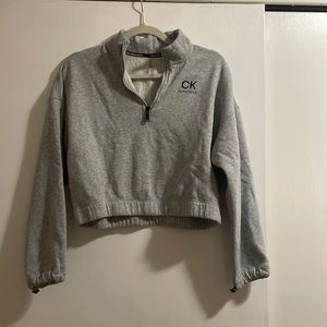 Calvin Klein Cropped gray hoodie. Half zip.